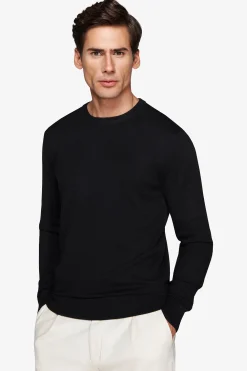 Black basic crew-neck jumper