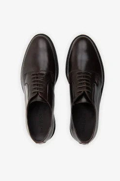 Brown classic Derby shoes