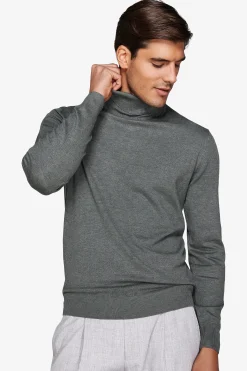 Green basic turtleneck