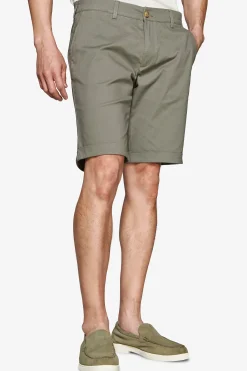 Green cotton basic chino bermuda shorts