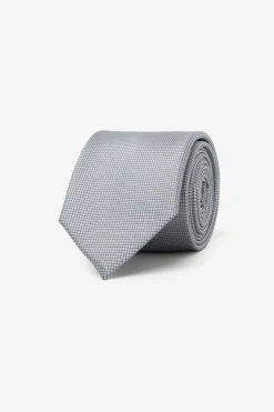 Pearl diamond tie