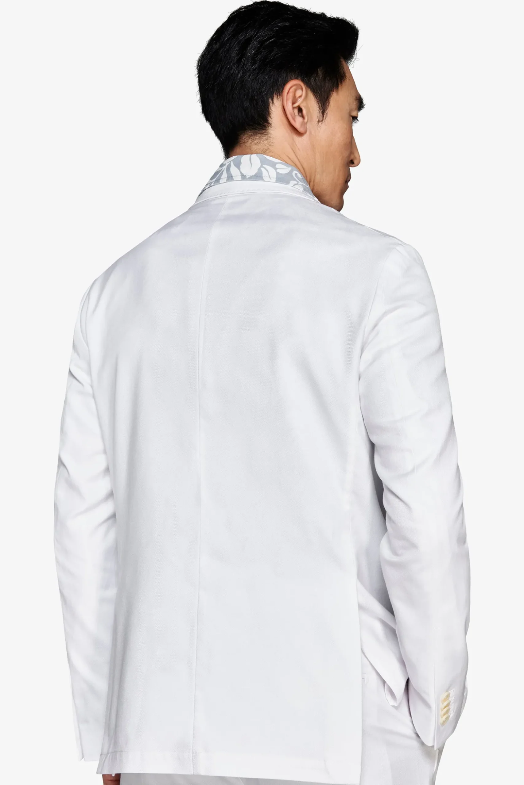 White double-breasted relaxed blazer